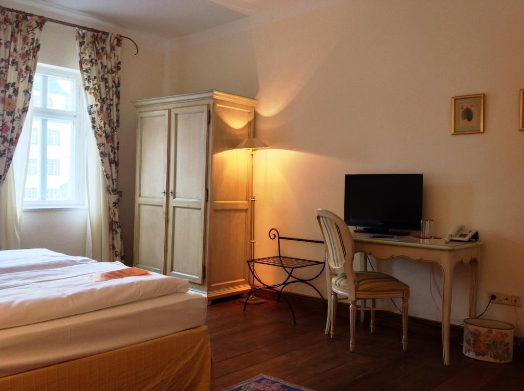 Hotel Adler Rudolstadt Pokoj fotografie
